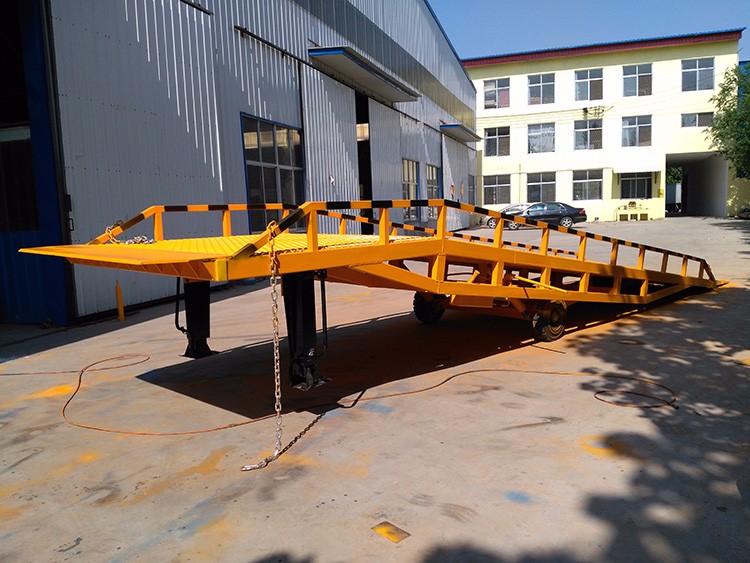 移動液壓登車橋
